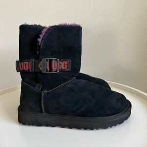 UGG Women’s Bailey Buckle Cali Collage Boots Size 5
